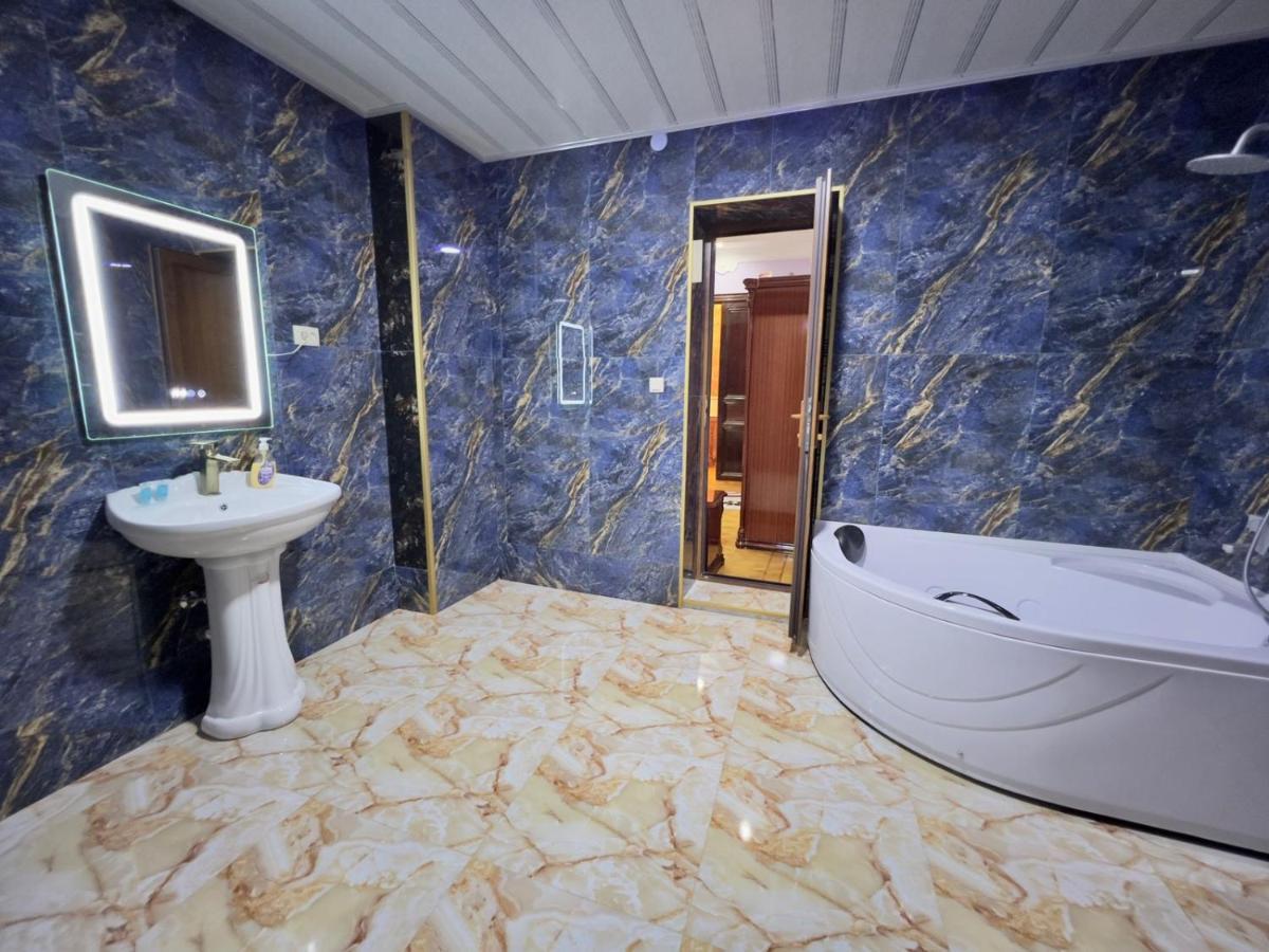 Hotel Royal Кутаиси Екстериор снимка