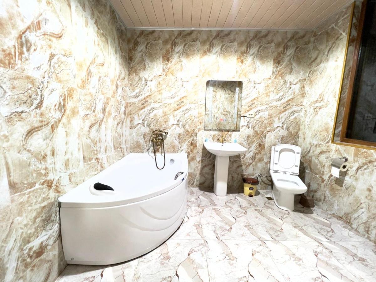 Hotel Royal Кутаиси Екстериор снимка