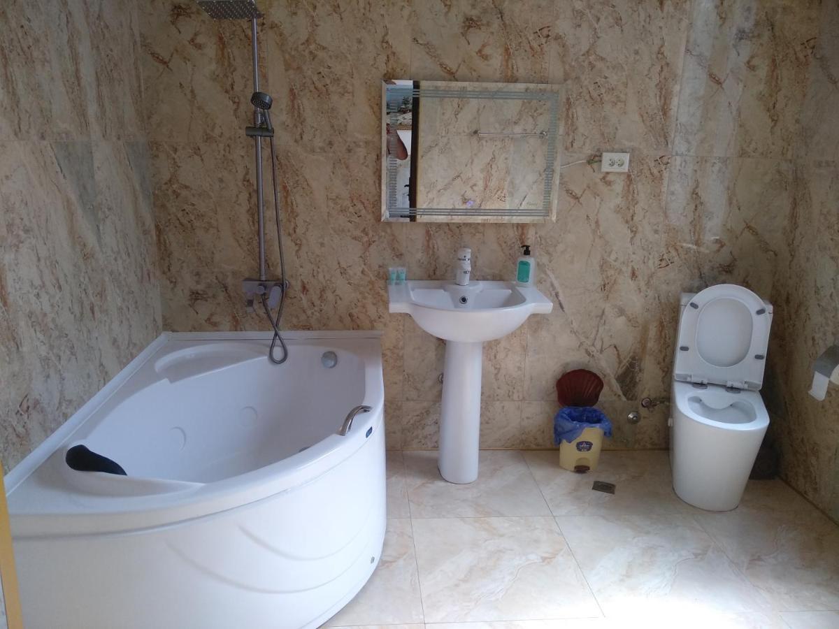 Hotel Royal Кутаиси Екстериор снимка